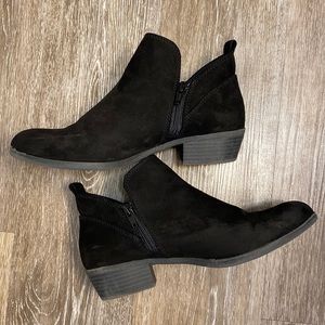 SO Ankle Boots